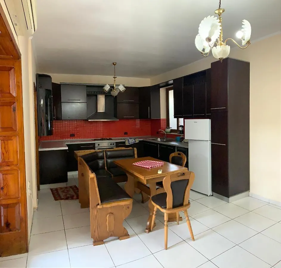 Villa Shtepi Me Qera Fier