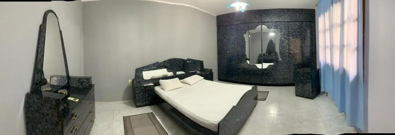 Villa Shtepi Me Qera Fier Ferienhaus